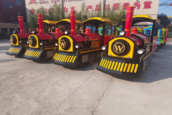 Trackless train on its route in the Vietnam park project